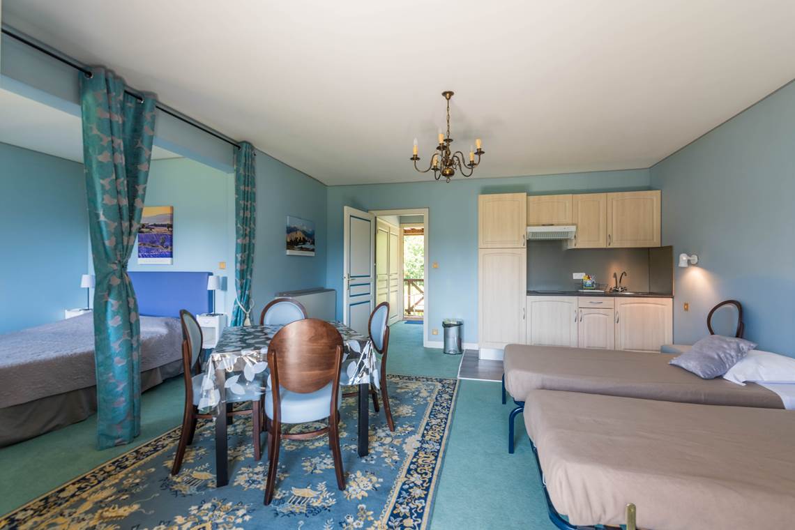 Gîte 33/34  de 2 à 4 personnes avec balcon vue séjour cuisine équipée