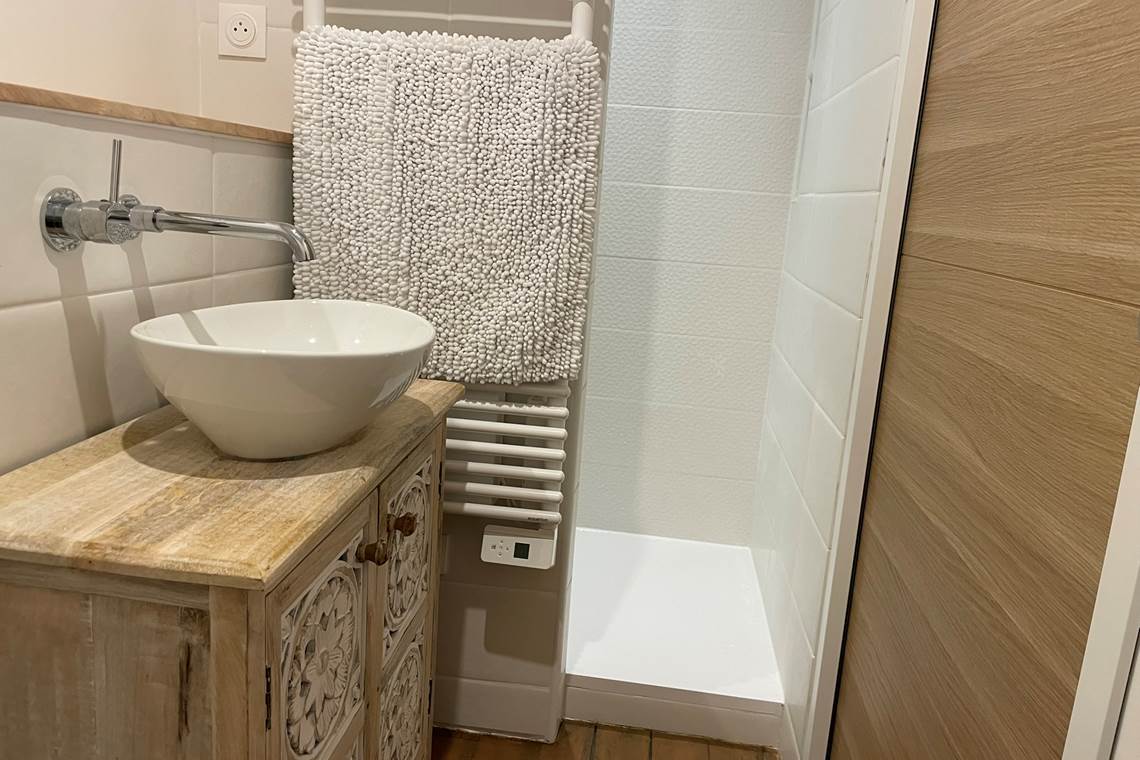 Photo de la salle de bain de la Chambre Ile de Ré - Chambres d'hôtes La Grange Richard à Dinsac