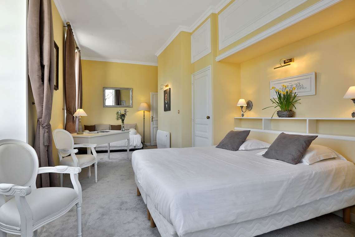 Chambre Jaune château - 2 ou 3 couchages