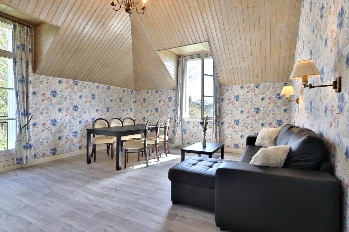 Gîte Privilège Gentilhommière 40-42 cuisine séjour avec canapé convertible 2 couchages