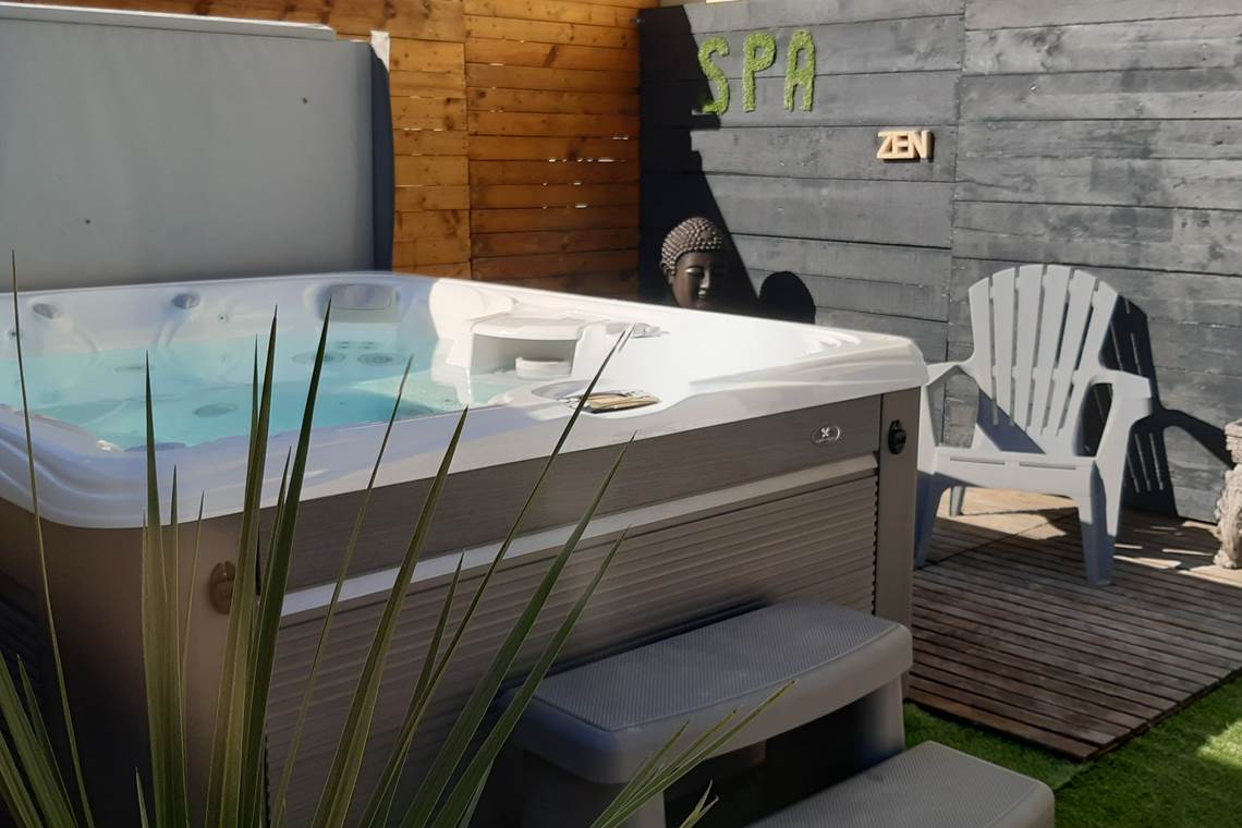 spa-détente-jardin