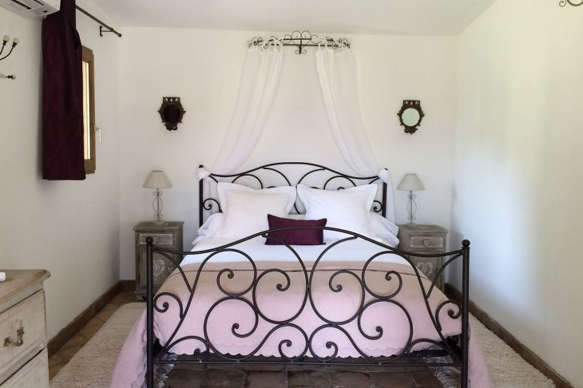 Chambre Pinède - Le Deffends de Redon