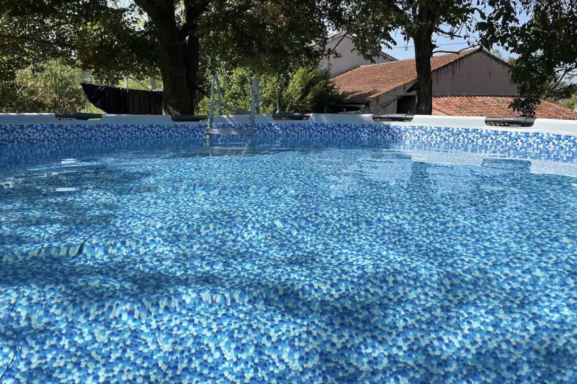 piscine-vue-eau-location-lauragaise