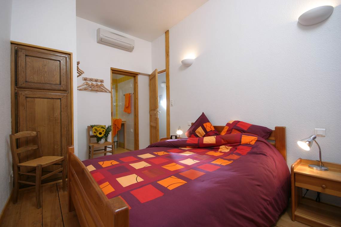 Chambre  avec salle de bain "en suite"