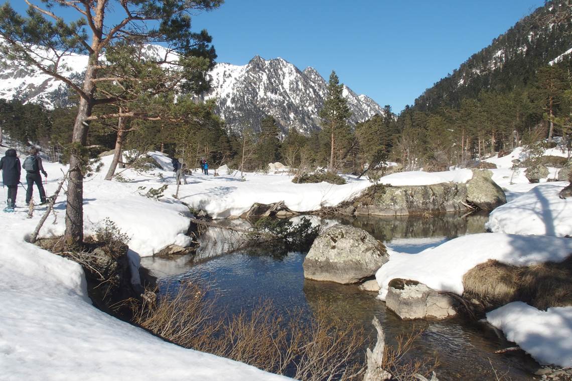 Vers le lac de Gaube dans la neige
