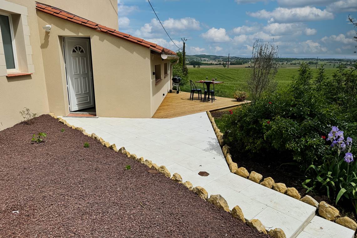Studio Le Lodge terrasse avec vue sur la montagne noire