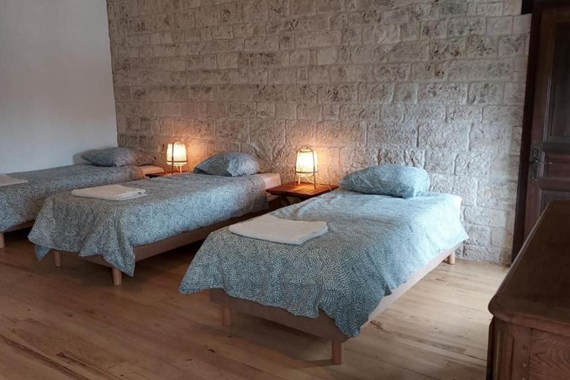 chambre-hote-manoir-courbiac-piscine