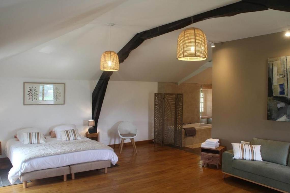 chambre-hote-manoir-courbiac-piscine