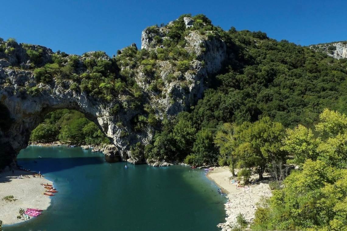 D7CD27BF-F628-4E4A-9F42-19FCEEDC82AA