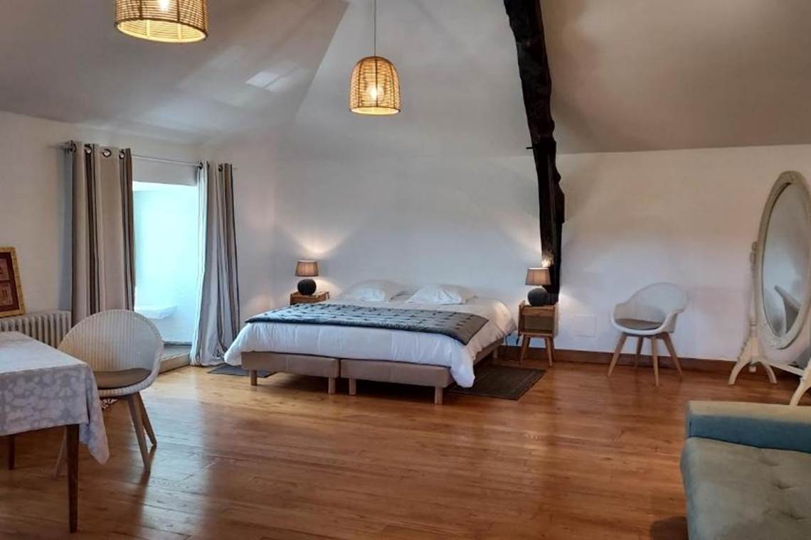 chambre-hote-manoir-courbiac-piscine