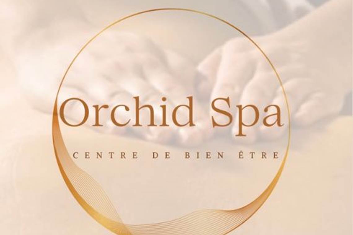 Beige Minimal Personal Make Up Artist Logo