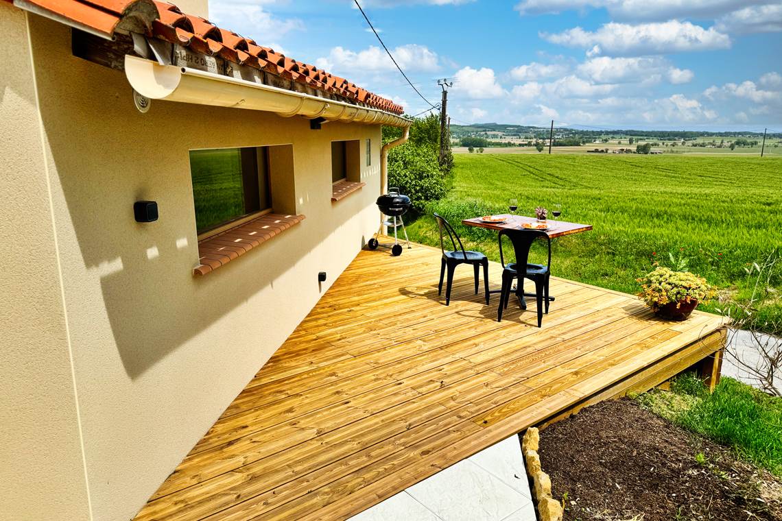 studio-le-lodge-terrasse-privee-vue-campagne.jpg