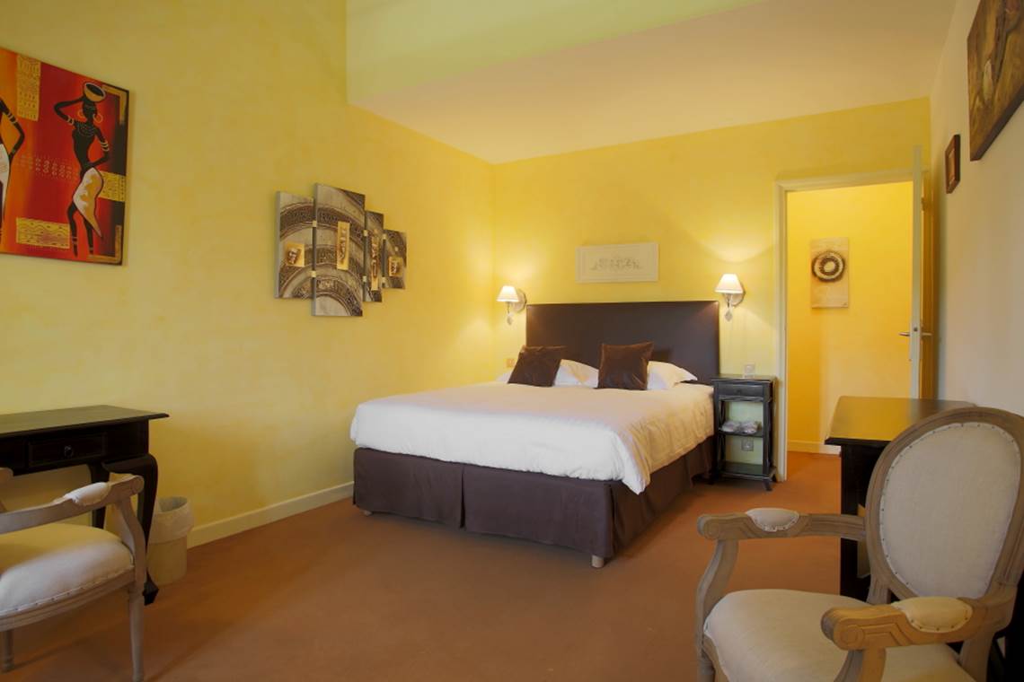 Chambre Marron ou équivalent 2 à 4 couchages au second niveau du château