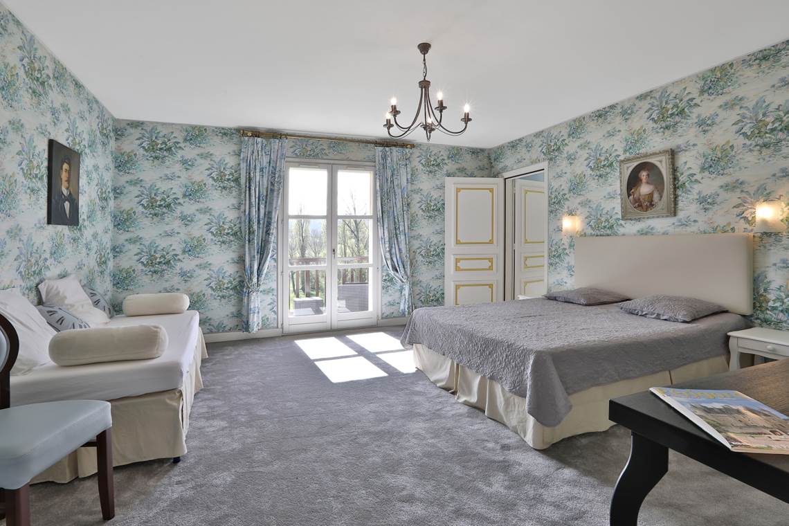 Gîte Junior Suite Gentilhommière avec Chambre 25 PMR - balcon vue parc