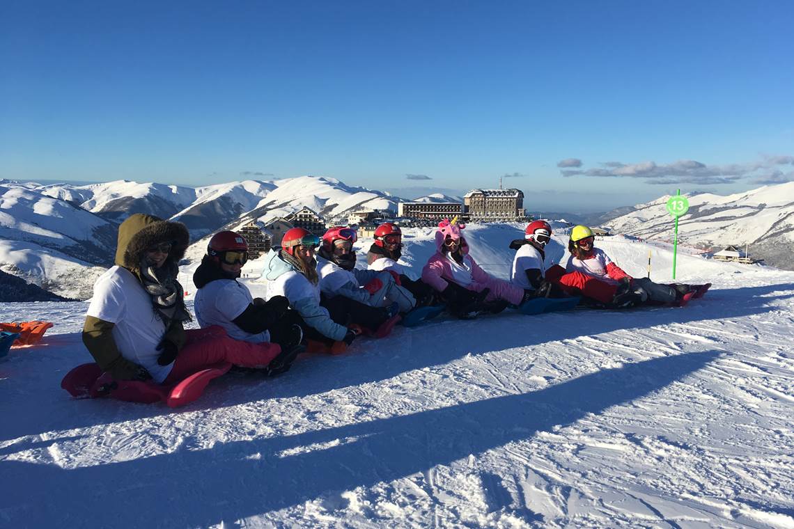 Snake  Gliiss  descente panoramique au-dessus Superbagnères