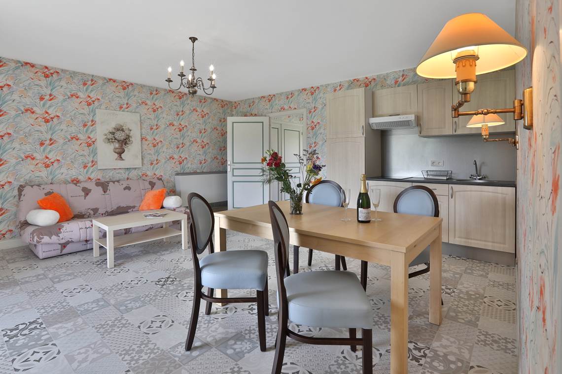 Gîte Junior Suite Gentilhommière 31-32 de 2 à 6 personnes - Cuisine séjour possibilité 2 couchages clic-clac