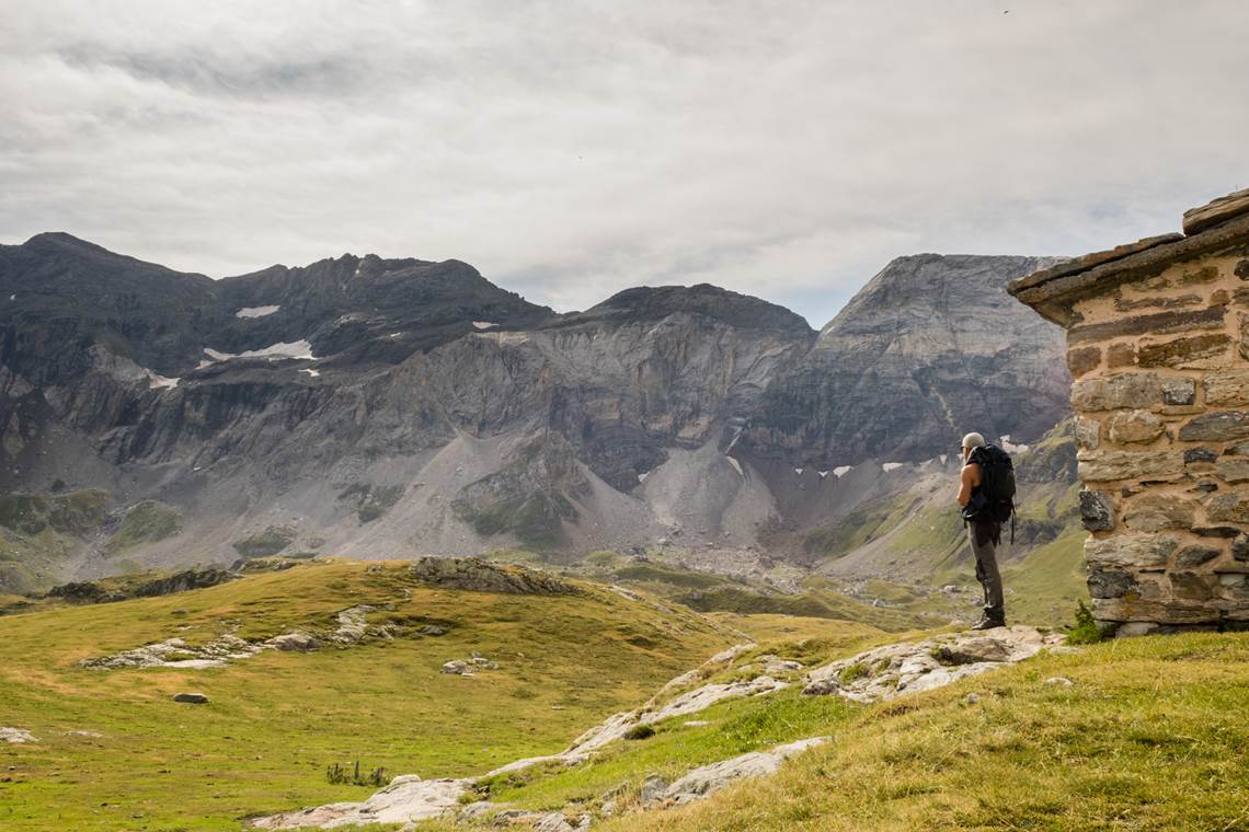 Randonneur cirque de Troumouse