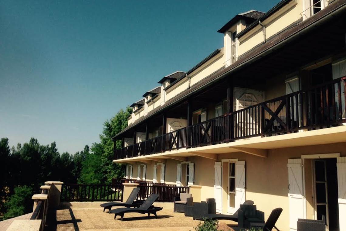 Gîte Junior Suite terrasse annexe côté piscine 29/30