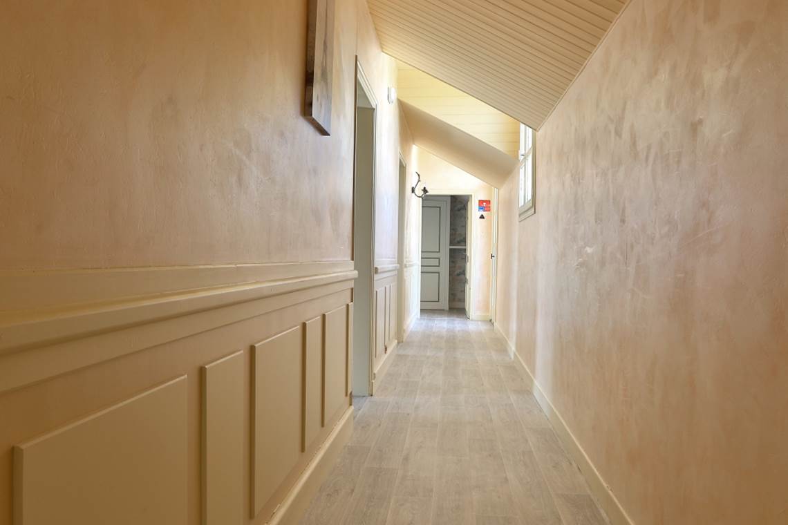 Couloir second niveau annexe 37 - 42