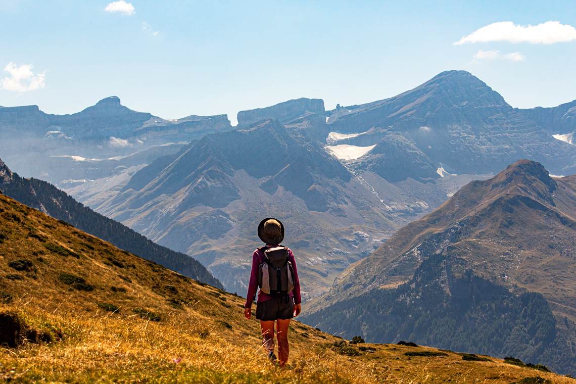 Randonnée guidée sur les hauteurs de Gavarnie face à la brèche de Roland