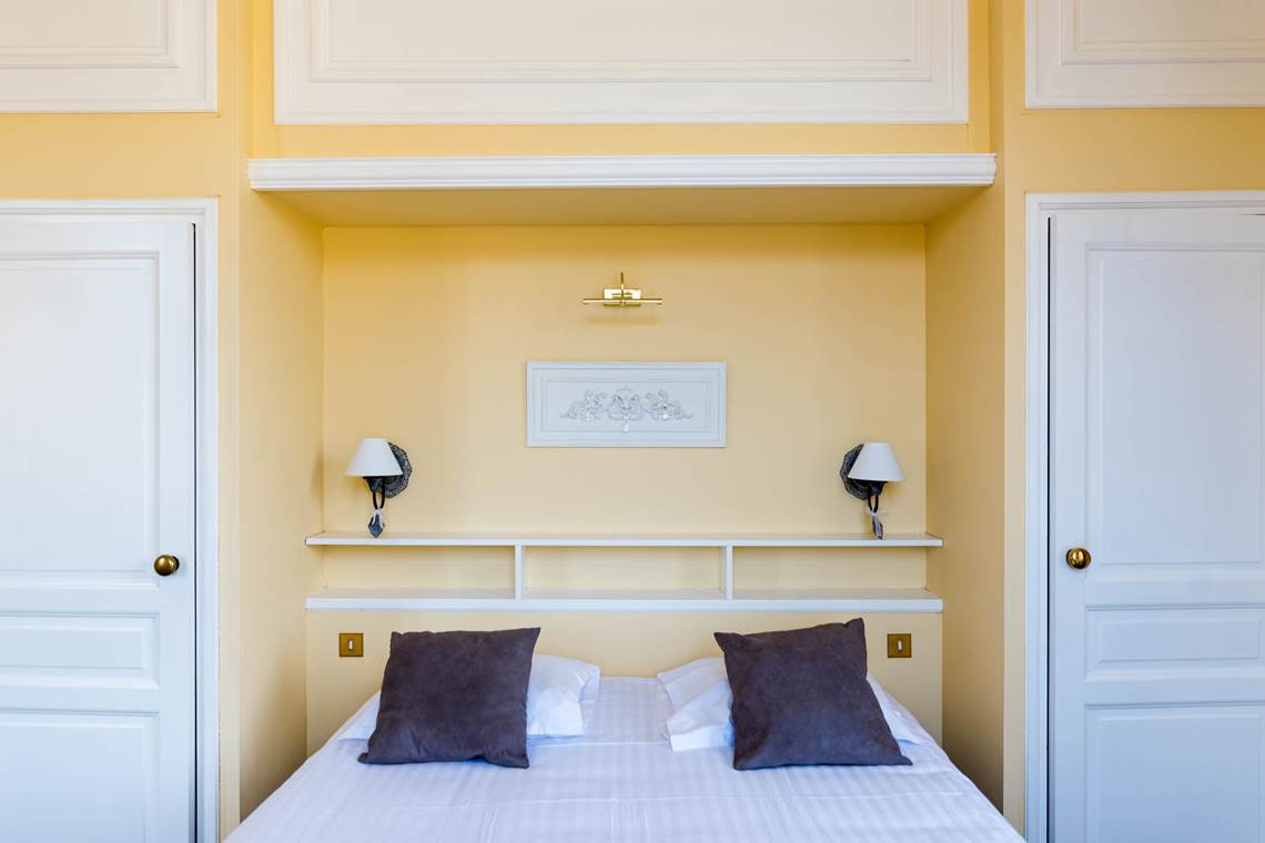 Chambre Jaune triple château