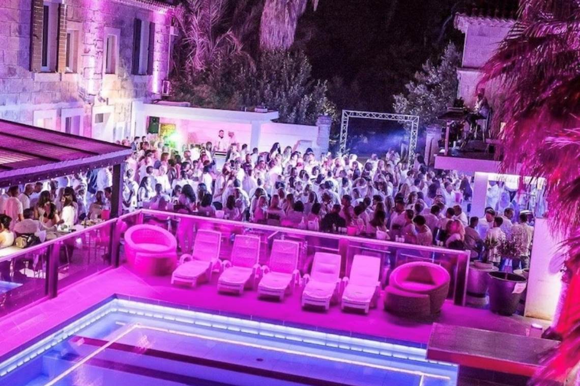 E649F1BA-073E-4468-A614-C37BA3B053F4