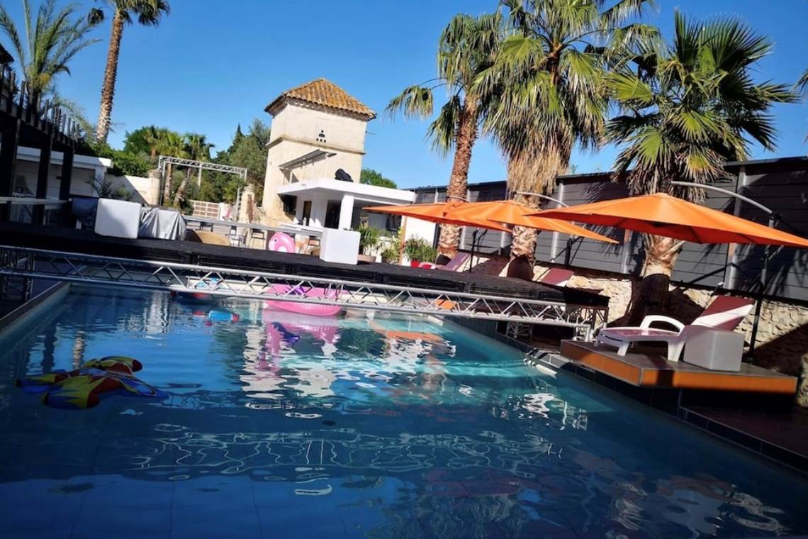 A5459805-9C29-4F23-BF87-93B3C0D62826