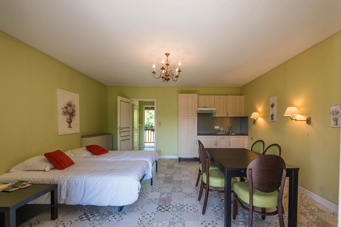 Junior suite et gîte de charme 35/36 avec 2 couchages lit 90 dans salon séjour