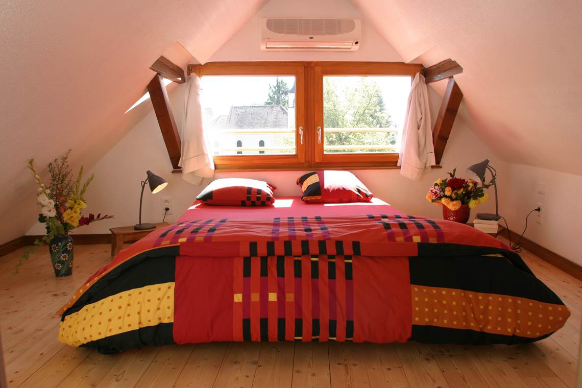 Chambre à coucher lit 2 places