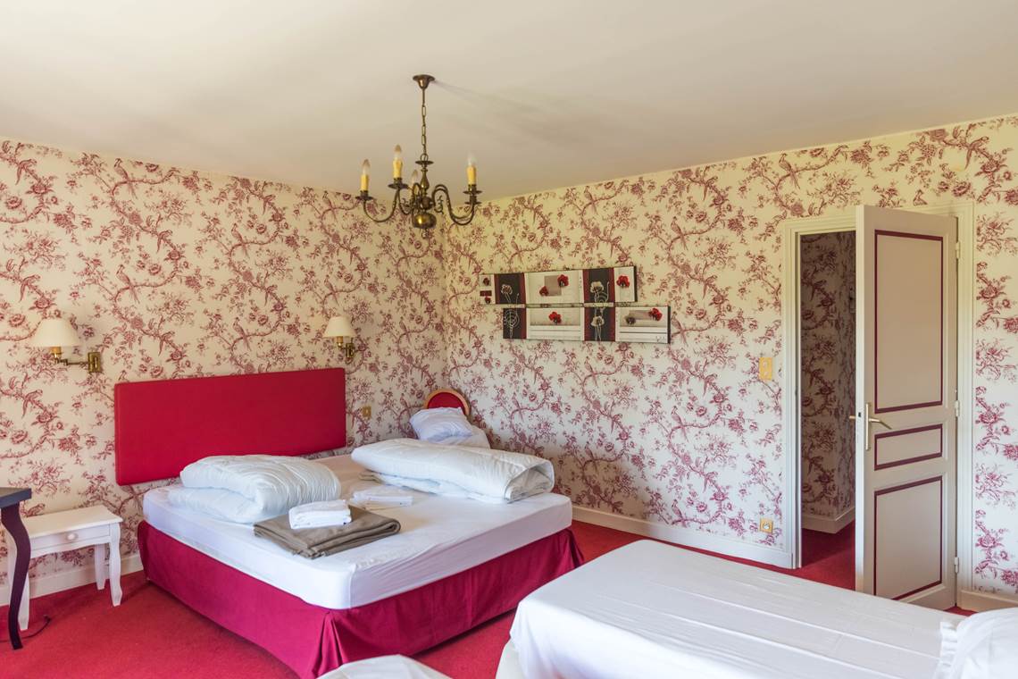 Junior suite et gîte de charme 35/36 chambre vue de l'entrée du séjour