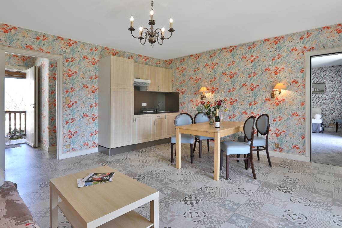 Gîte Junior Suite Gentilhommière 31-32 Cuisine séjour avec balcon au 1er étage annexe