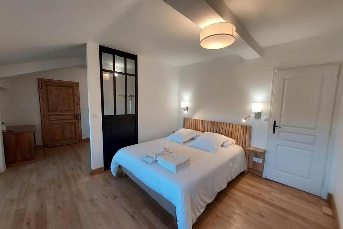 chambre-hote-manoir-courbiac-piscine