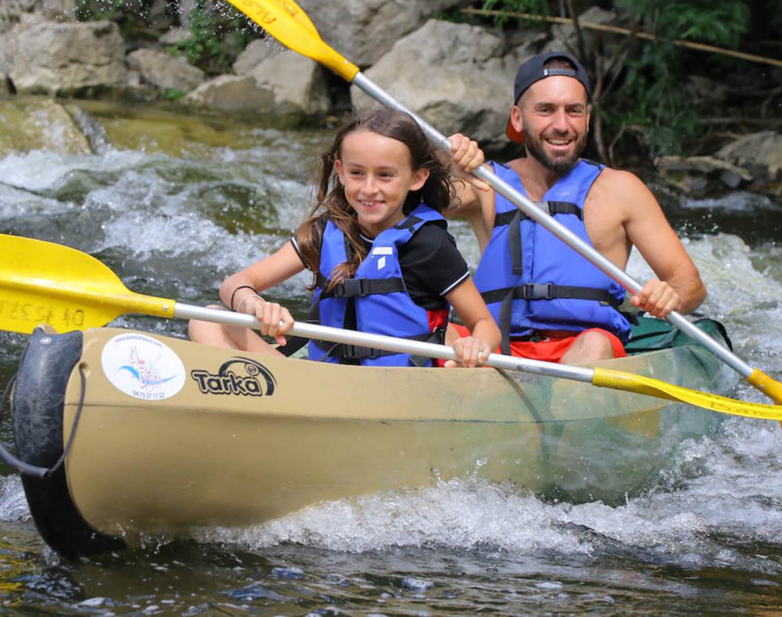 canoe-kayak-ardèche-famille-alain-bateaux-presta