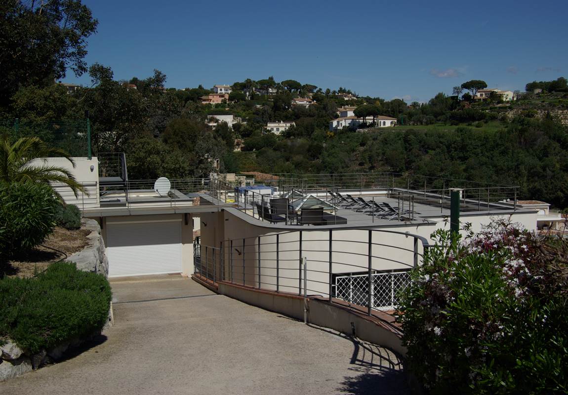 Portail d’entrée villa à Super Canne-page