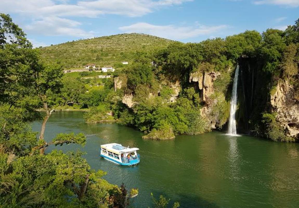 La cascade des Baumes - Bateau croisière - La Villa des Raspes - Aveyron-page