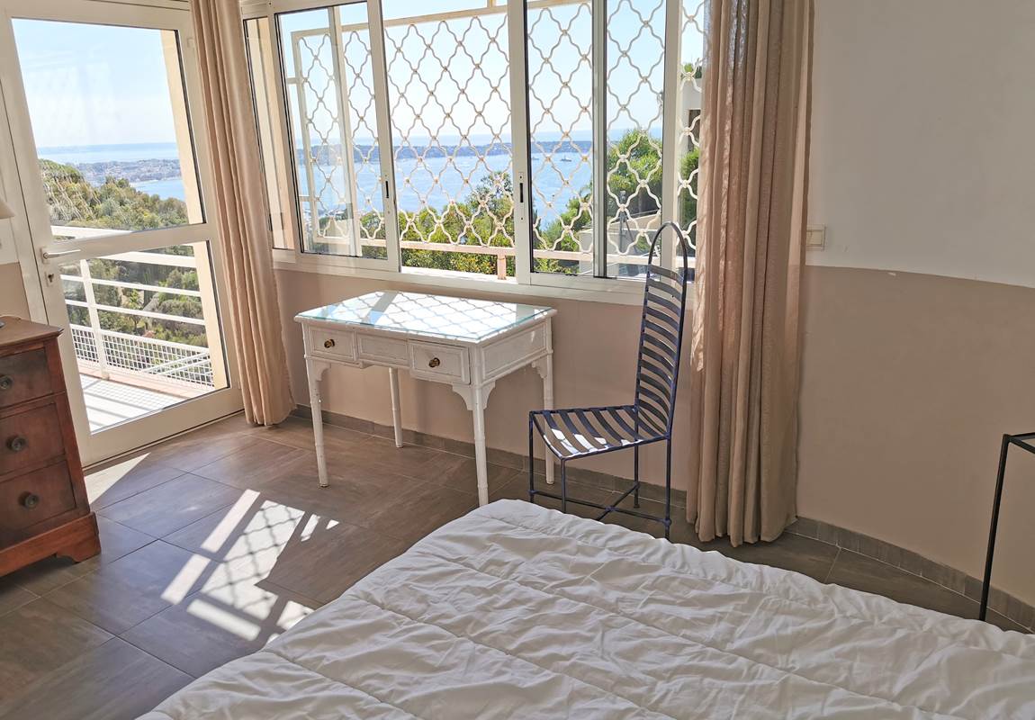 Chambre double avec vue mer à Cannes-page