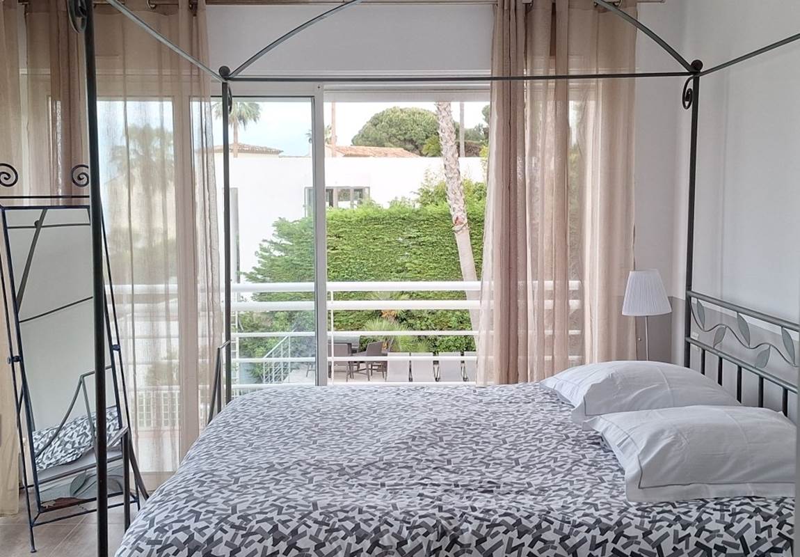 Chambre confortable location villa-page