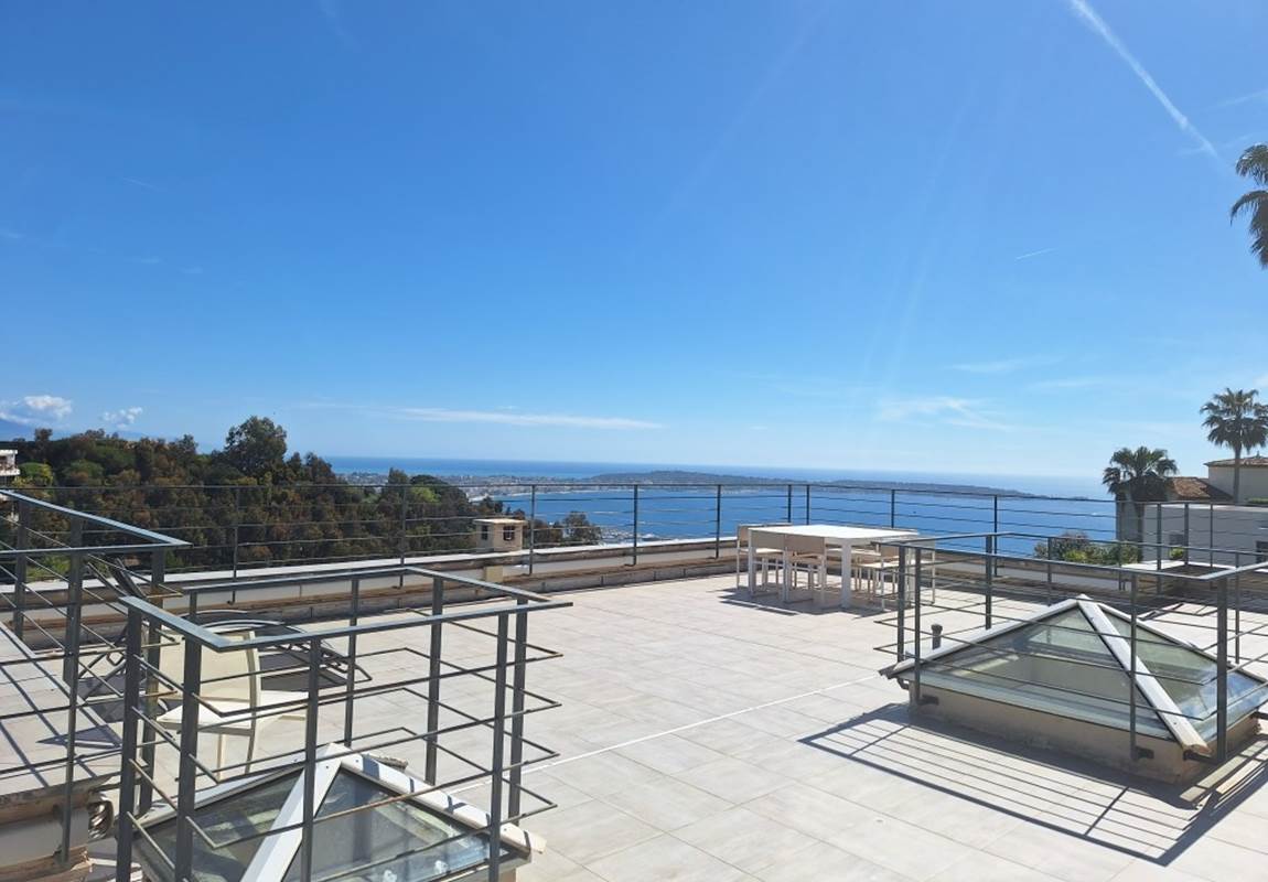 Toit-terrasse pour repas avec vue mer-page