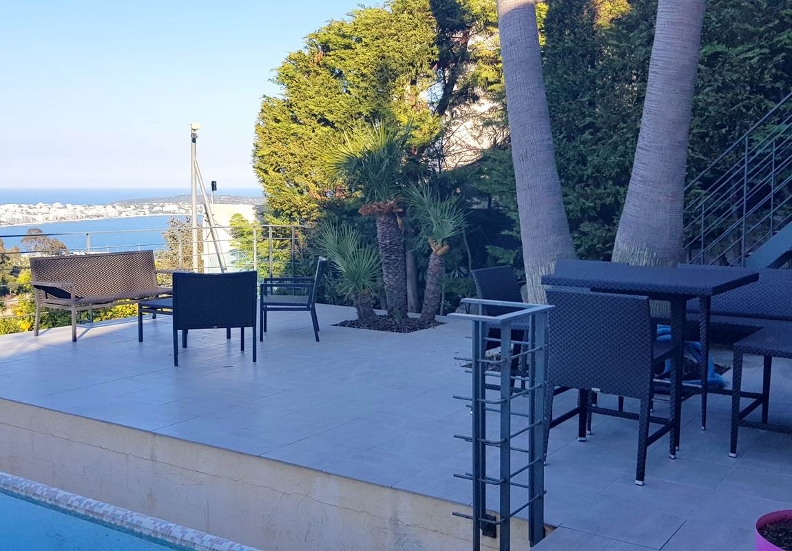 amazing sea vue villa terrace front of the swimming pool  south france riviera-page