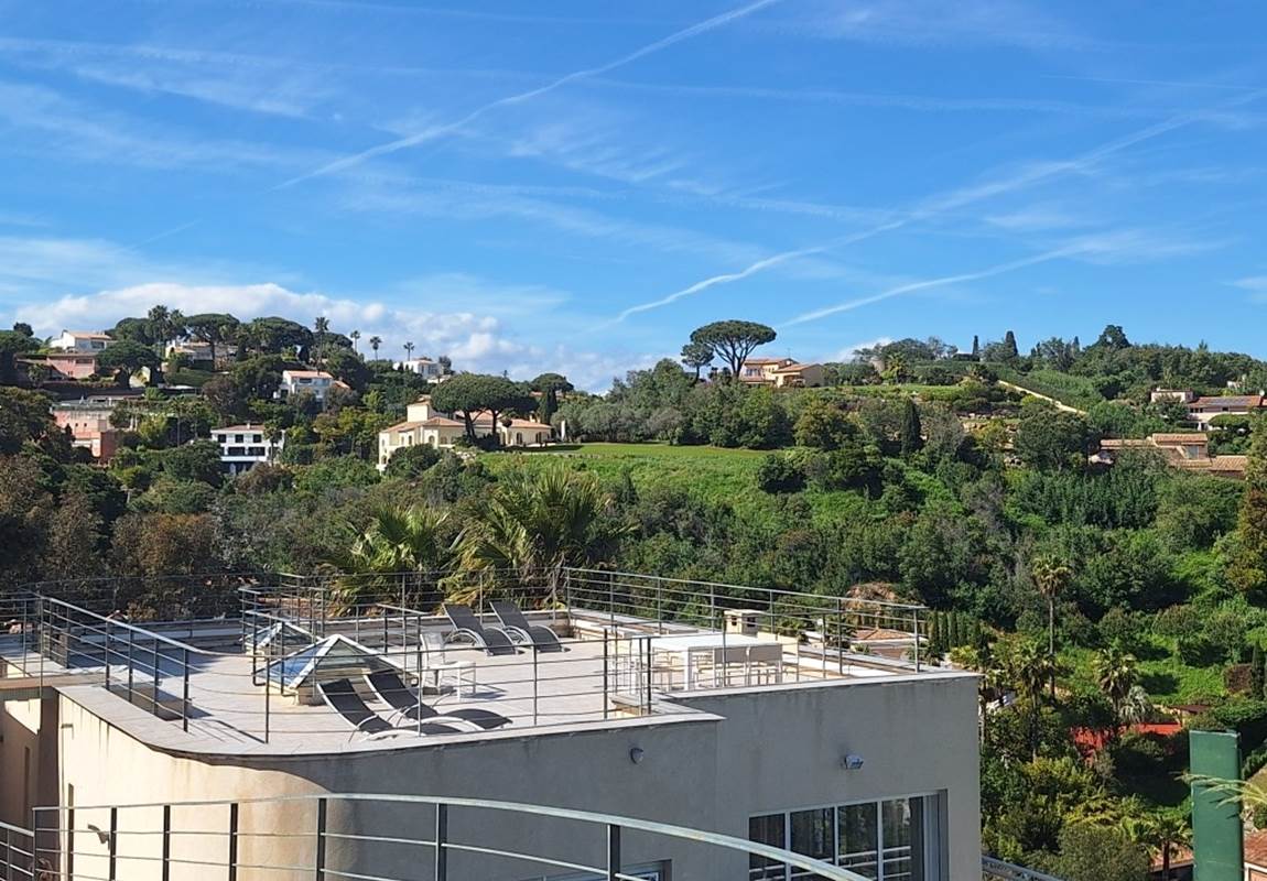 Toit-terrasse villa Super Cannes avec vue mer-page