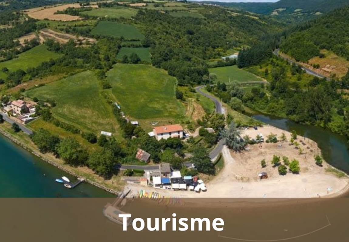 Tourisme - base nautique à 4 km de La Villa Des Raspes-page