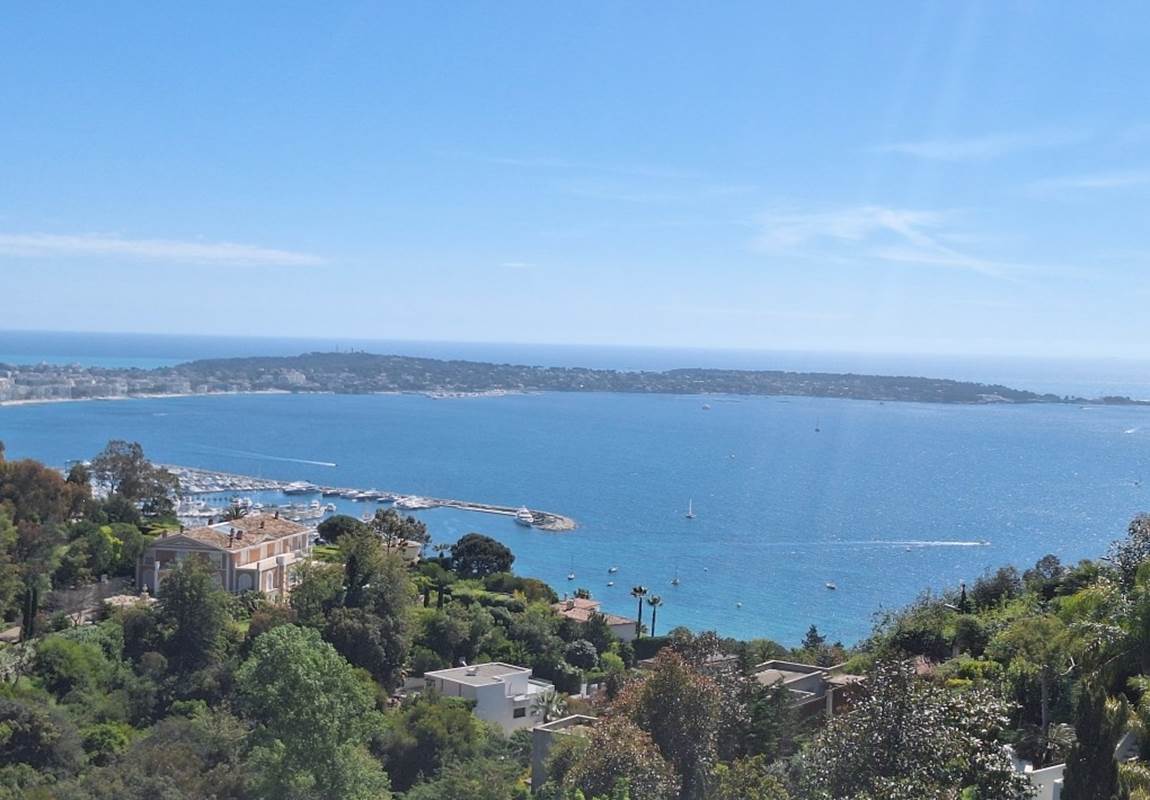 Vue mer villa Côte d’Azur depuis terrasse sur toit-page