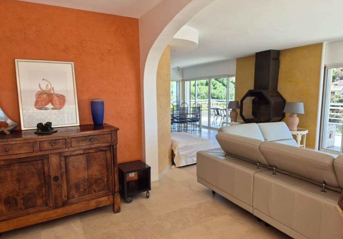 salon et entrée-page