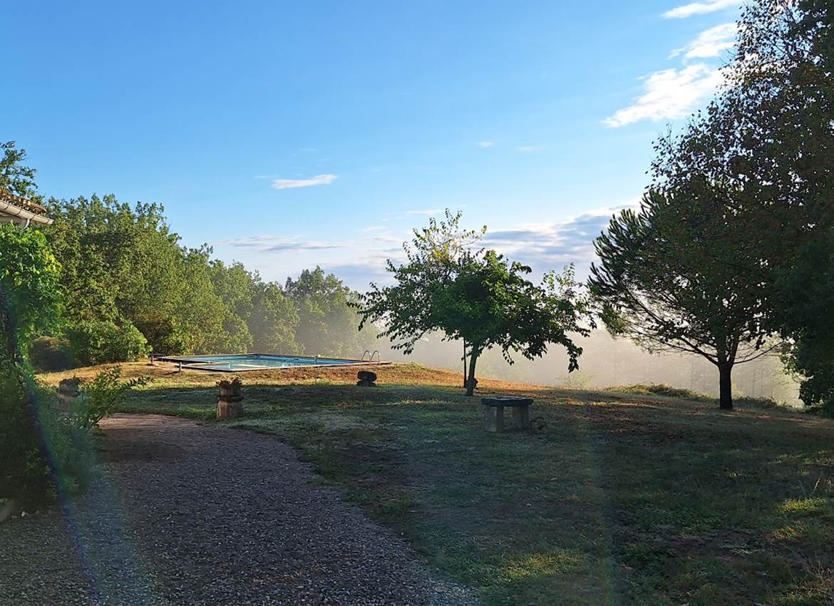 la tête dans les nuages