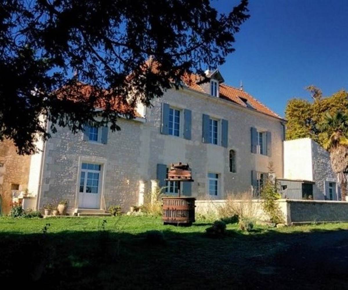 8a252007_da11_4b9a_96b4_08d194af8654