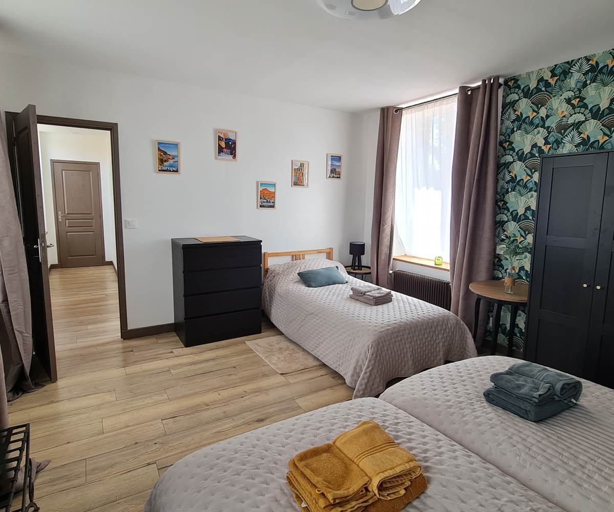 Location hébergement grande capacité  avec 4 grandes chambres près de Lille