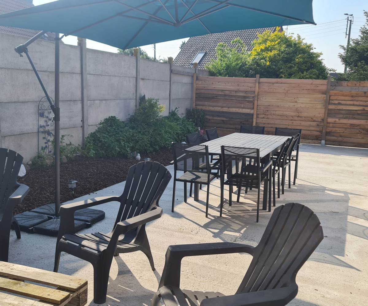 Terrasse extérieure exposée sud 50m² pour un barbeuc entre amis à Lille