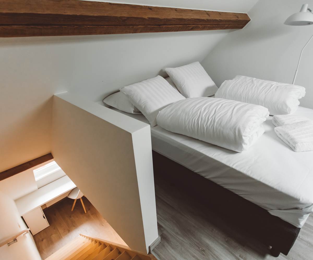 302 STUDIO AVEC CUISINE-DUPLEX CHAMBRE