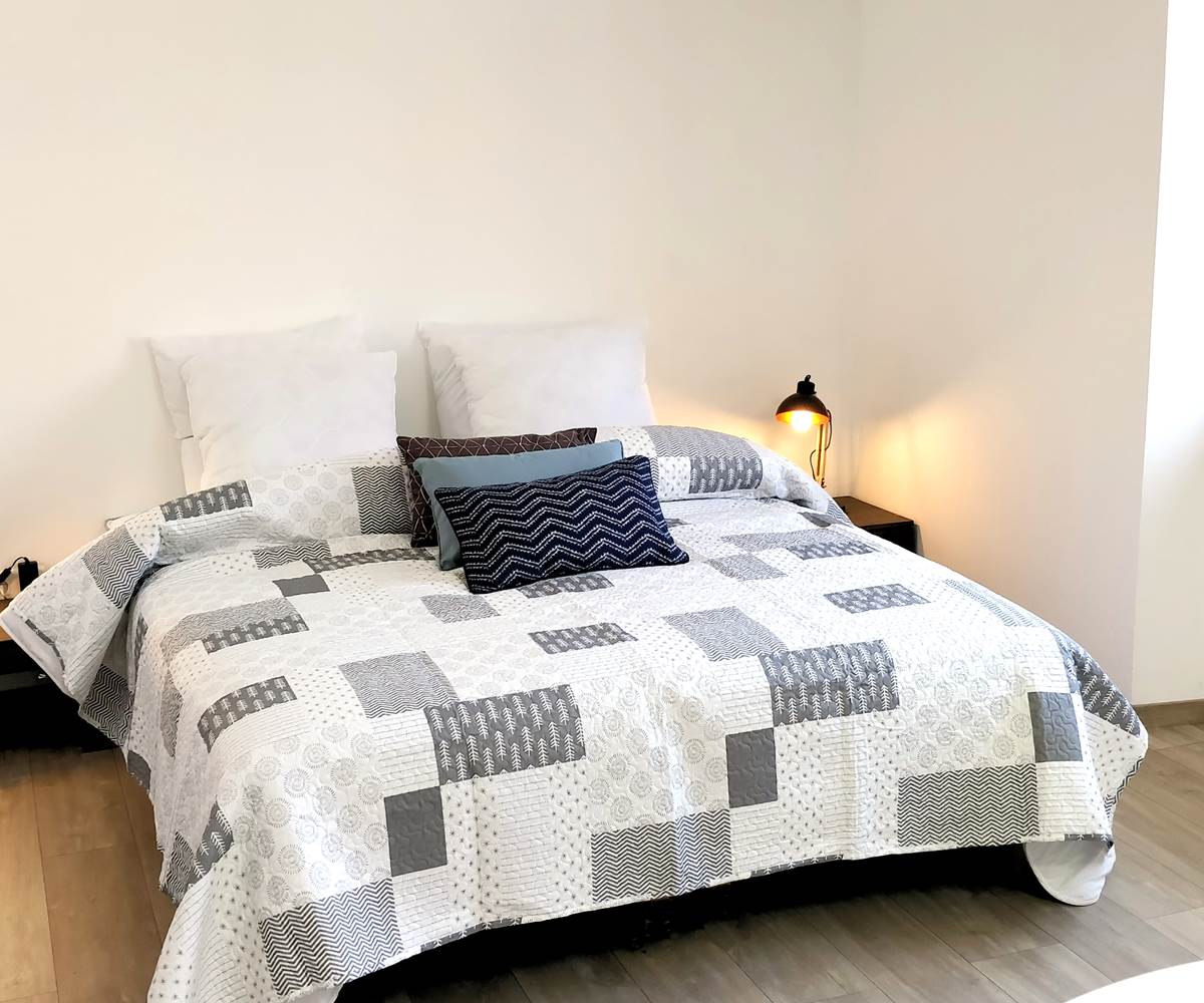 Lit queen size au 2eme étage