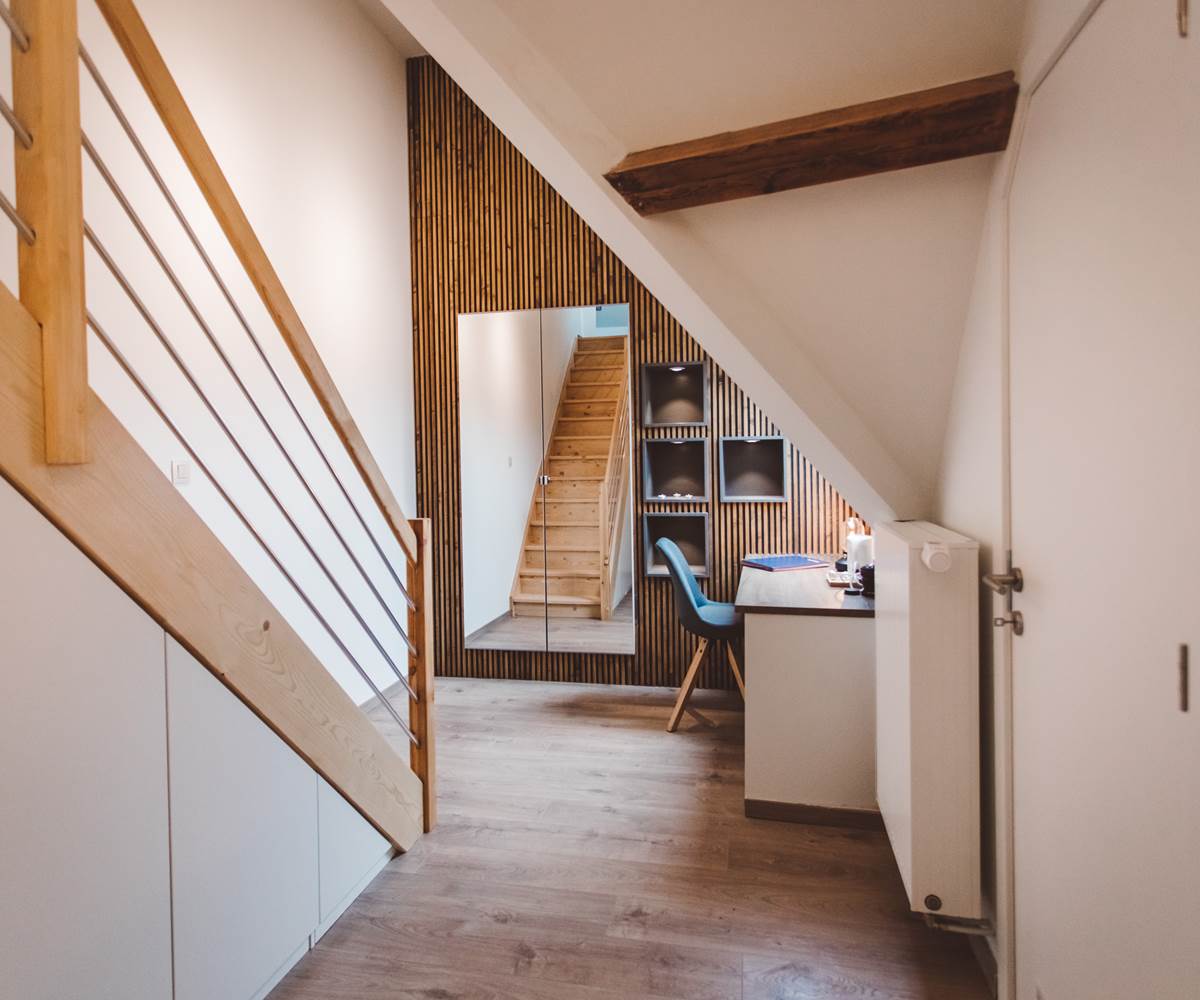 306 STUDIO AVEC CUISINE -SALLE A MANGER